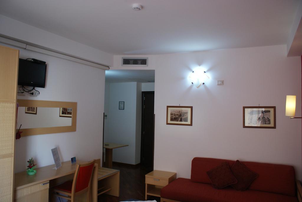 Catania Crossing B&B - Rooms & Comforts Экстерьер фото